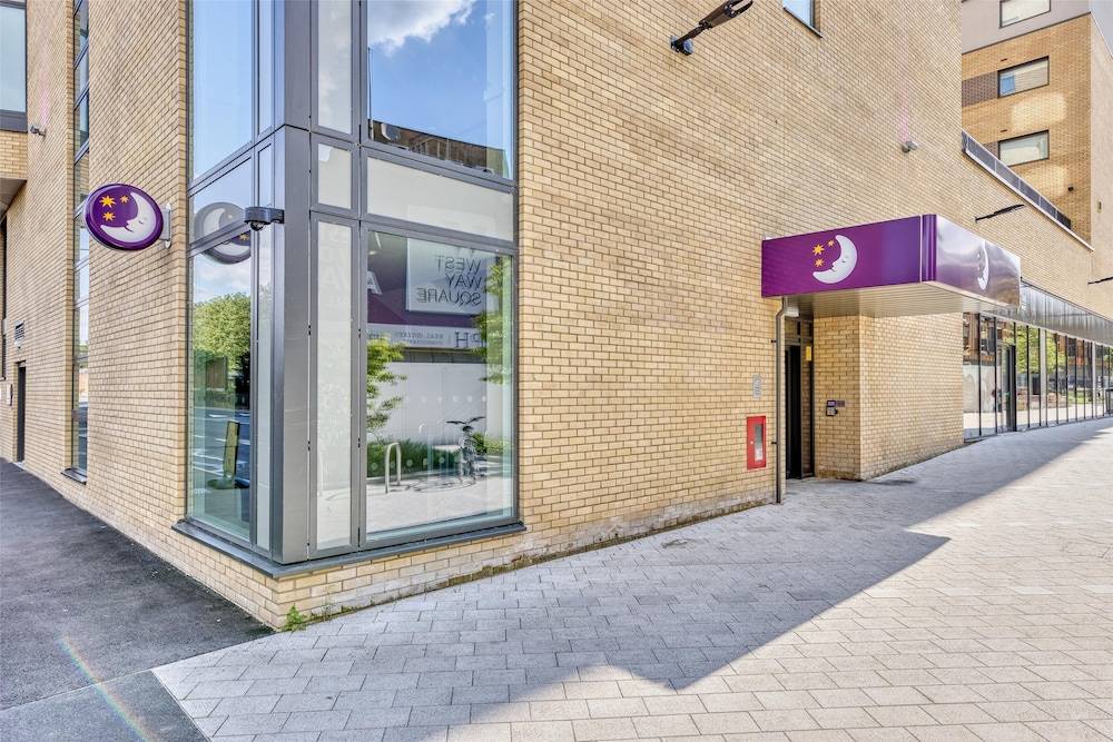 Premier Inn Oxford Botley 1