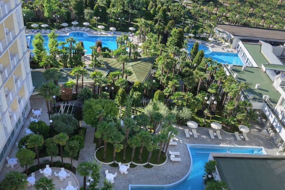 Grand Hotel Trieste & Victoria - Contemporary Thermal Luxury SPA 1