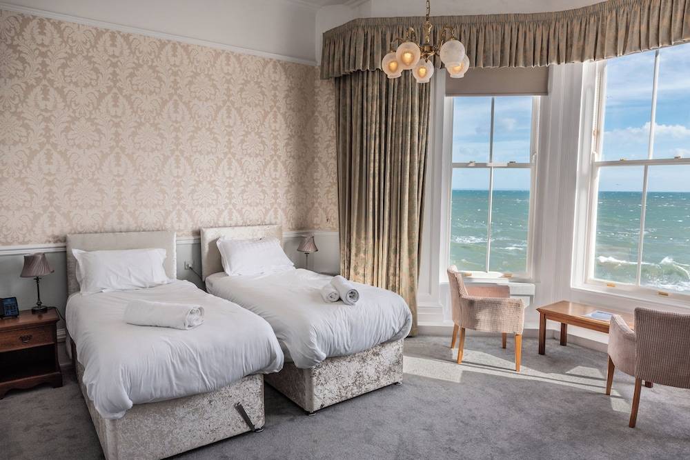 The Queens Hotel 1