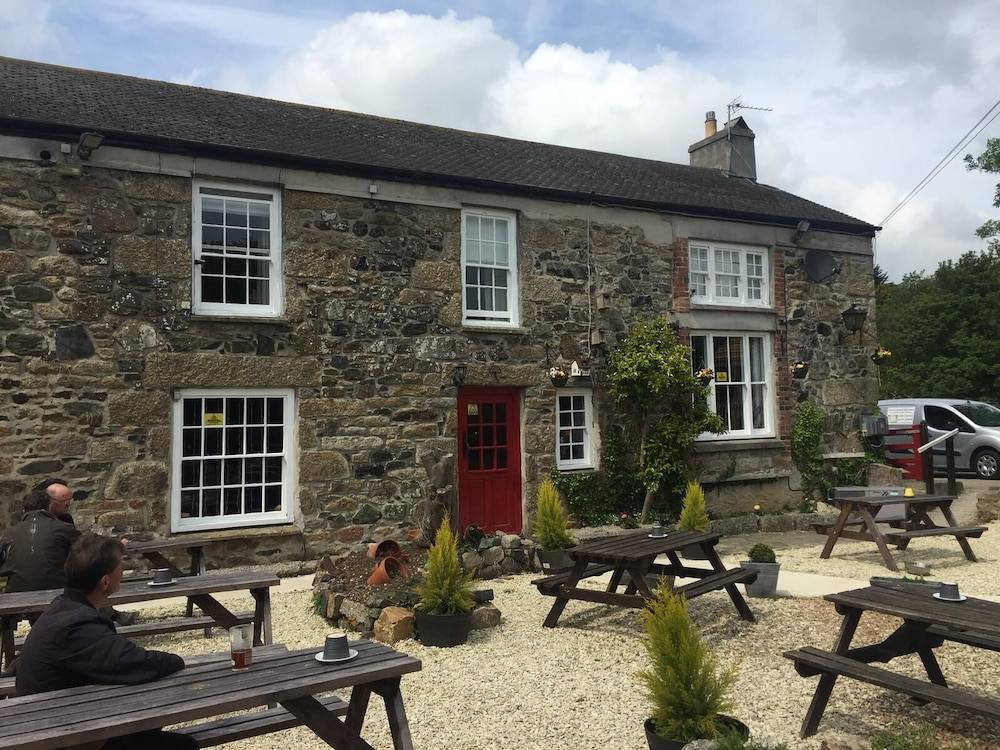 The Pirate Inn 1