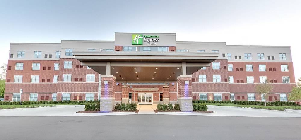 Holiday Inn Express & Suites Plymouth - Ann Arbor Area by IHG 1