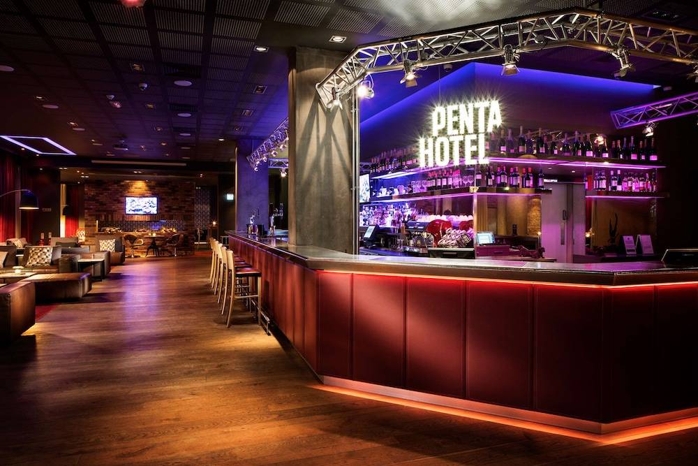 pentahotel Reading 1