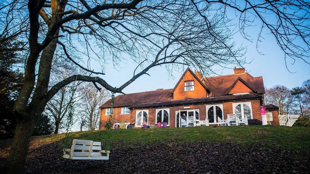 Gray Manor Hotel 1