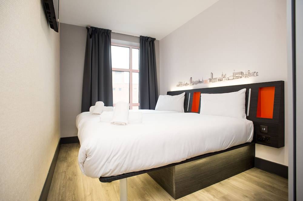 easyHotel Sheffield 1
