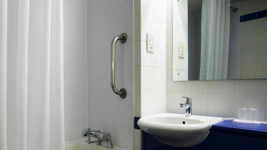 Travelodge Sheffield Central 1