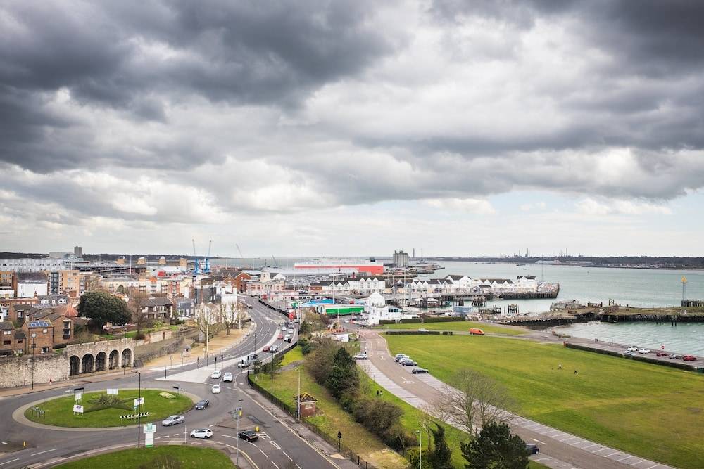 voco SOUTHAMPTON by IHG 1