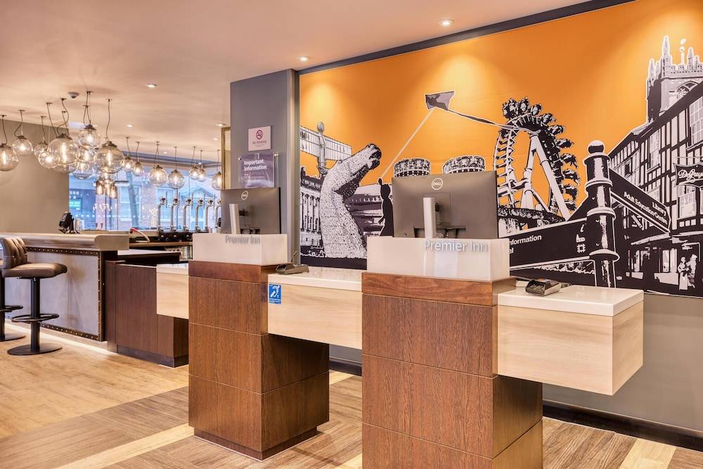 Premier Inn Swindon Town Centre 2