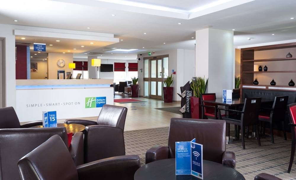 Holiday Inn Express SWINDON WEST by IHG 2