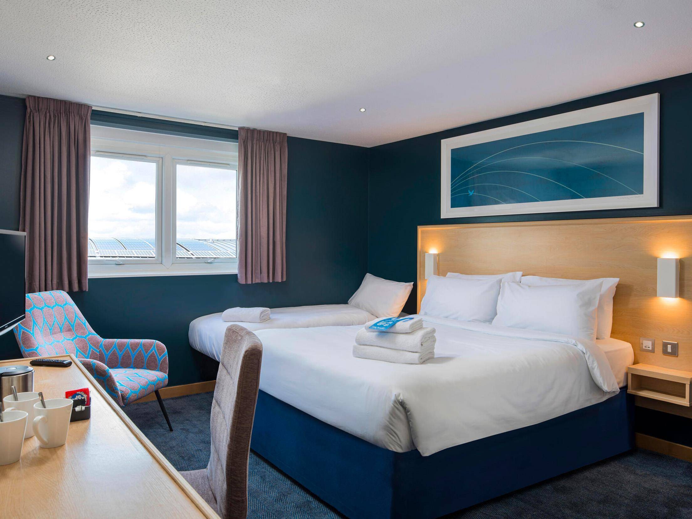 Travelodge Swindon Central 1