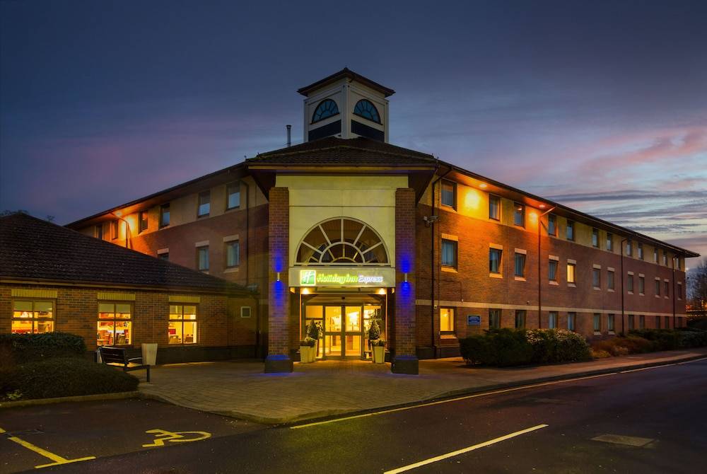 Holiday Inn Express WARWICK - STRATFORD-UPON-AVON by IHG 1
