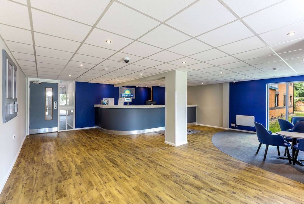 Days Inn by Wyndham Warwick North M40 2