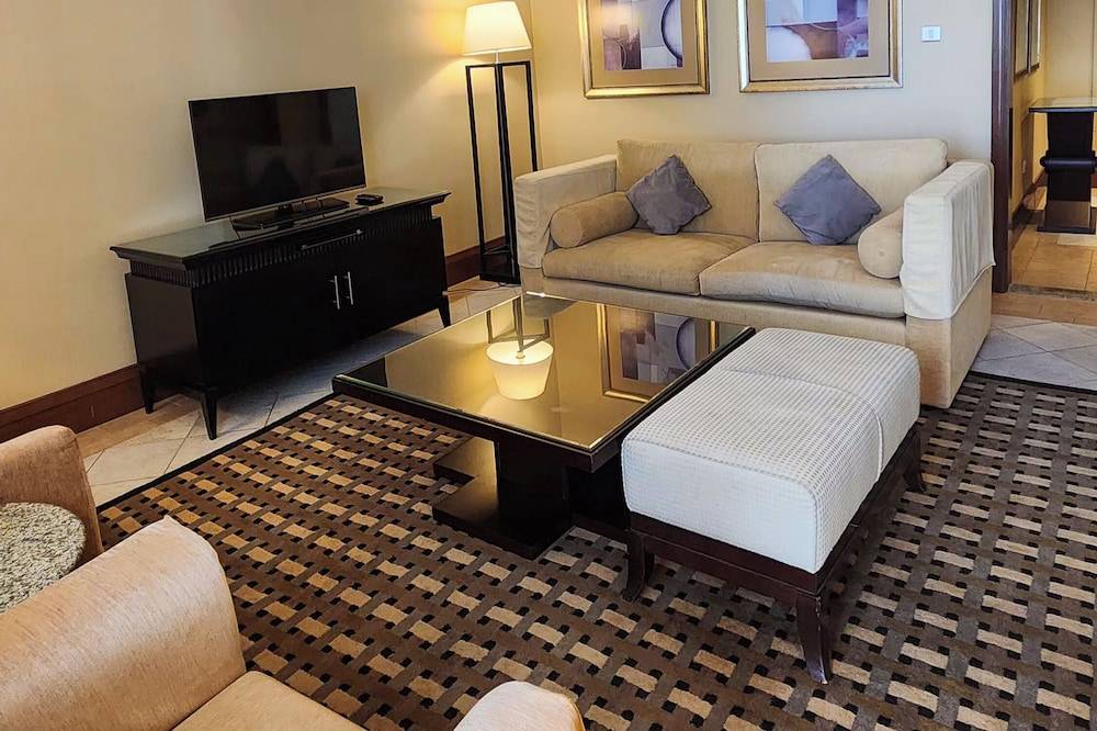 Sheraton Khalidiya Hotel 1