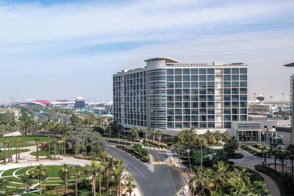 Yas Plaza Marina by IHG 1