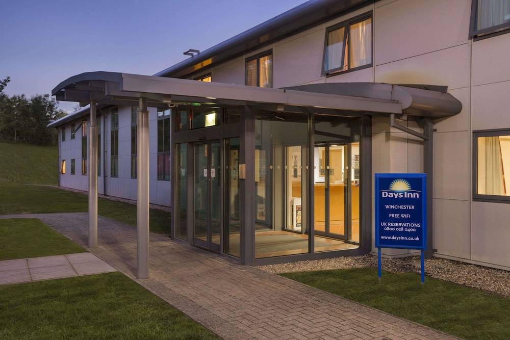 Days Inn by Wyndham Winchester M3 1