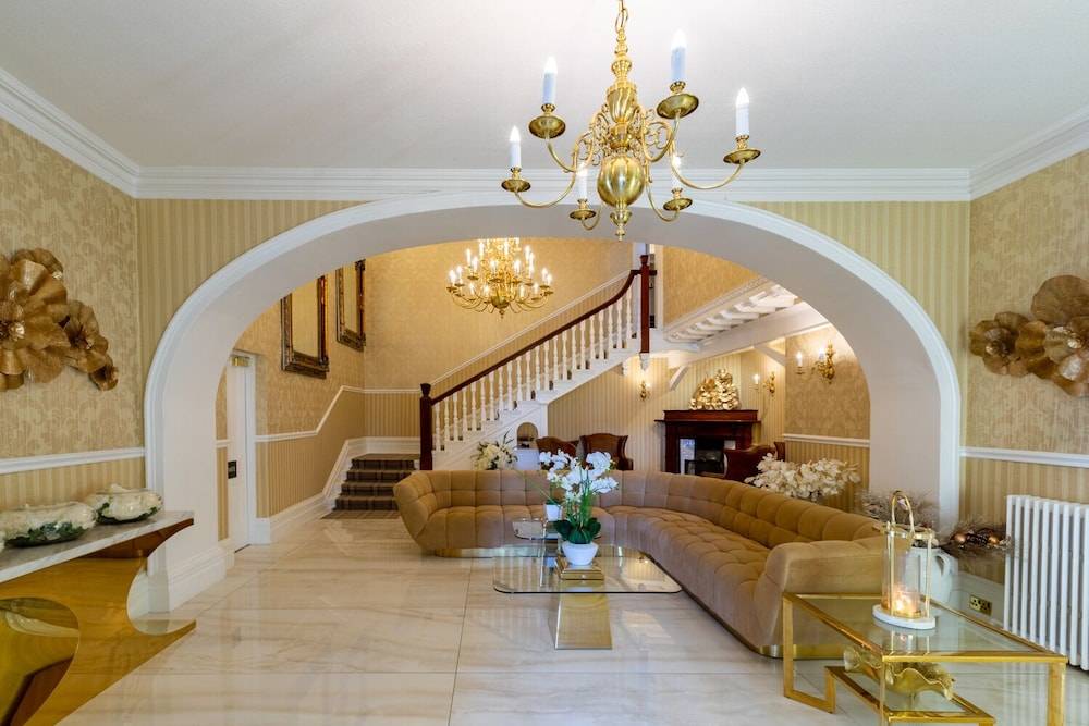 Lakes Hotel & Spa 2