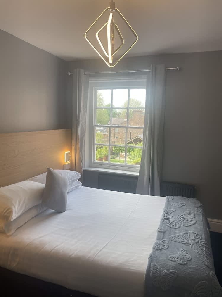 Diamonds Inn 2