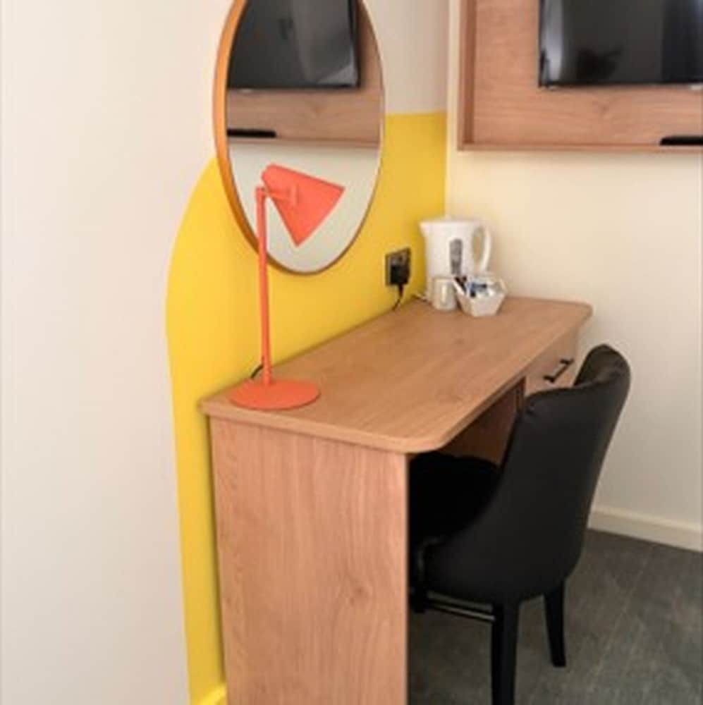 Garner Hotel Wolverhampton by IHG 2