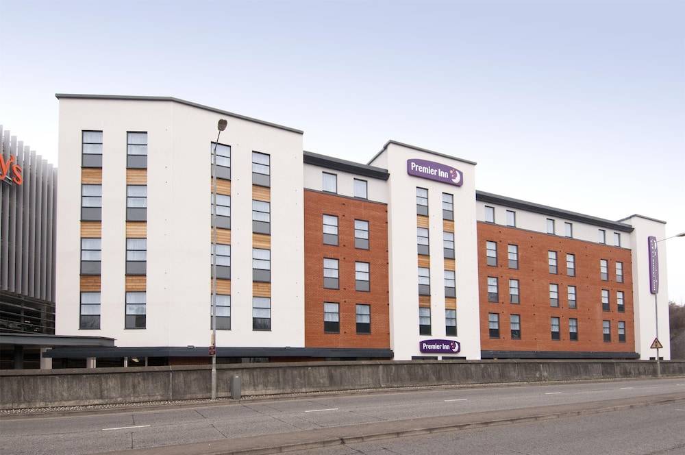 Premier Inn High Wycombe Central 1