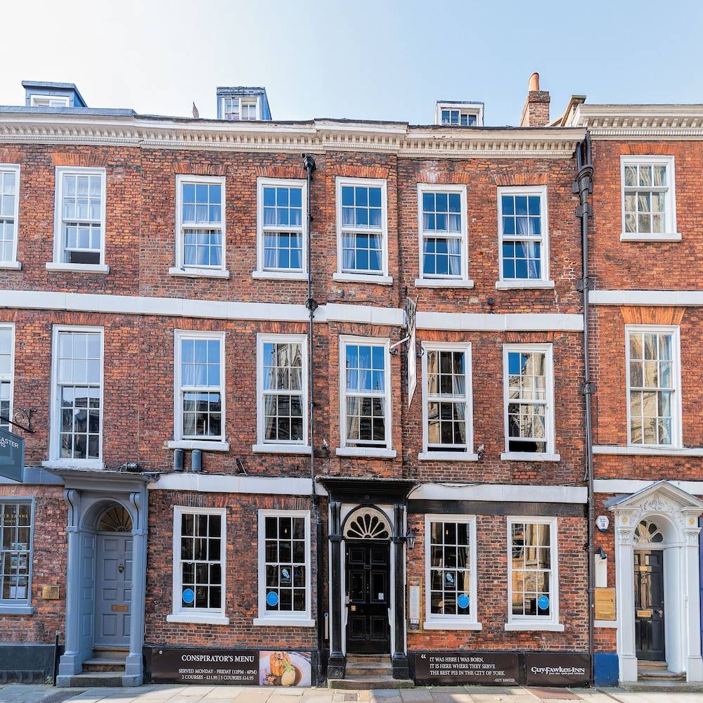 Guy Fawkes Inn 1