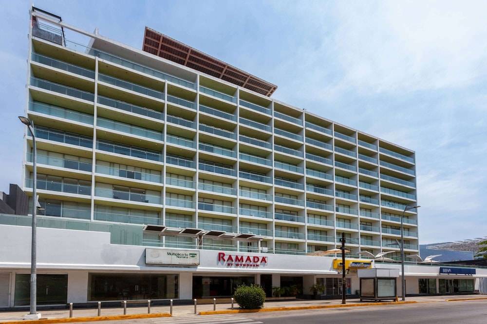 Ramada by Wyndham Acapulco Hotel & Suites 1