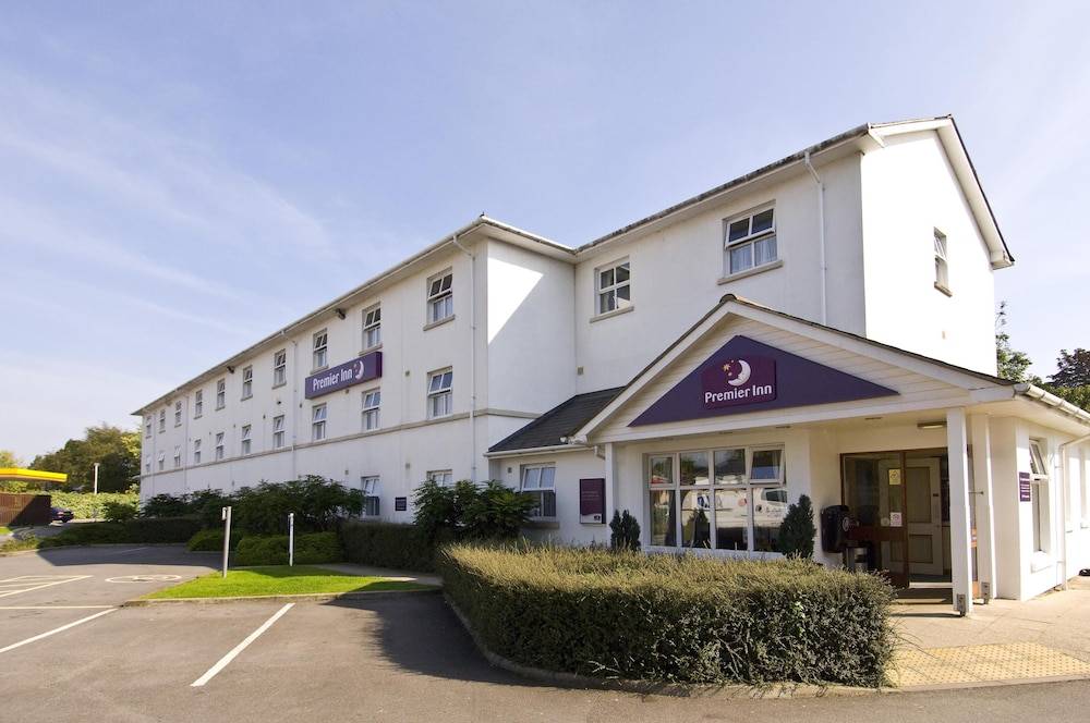 Premier Inn Cheltenham Central - West/A40 1