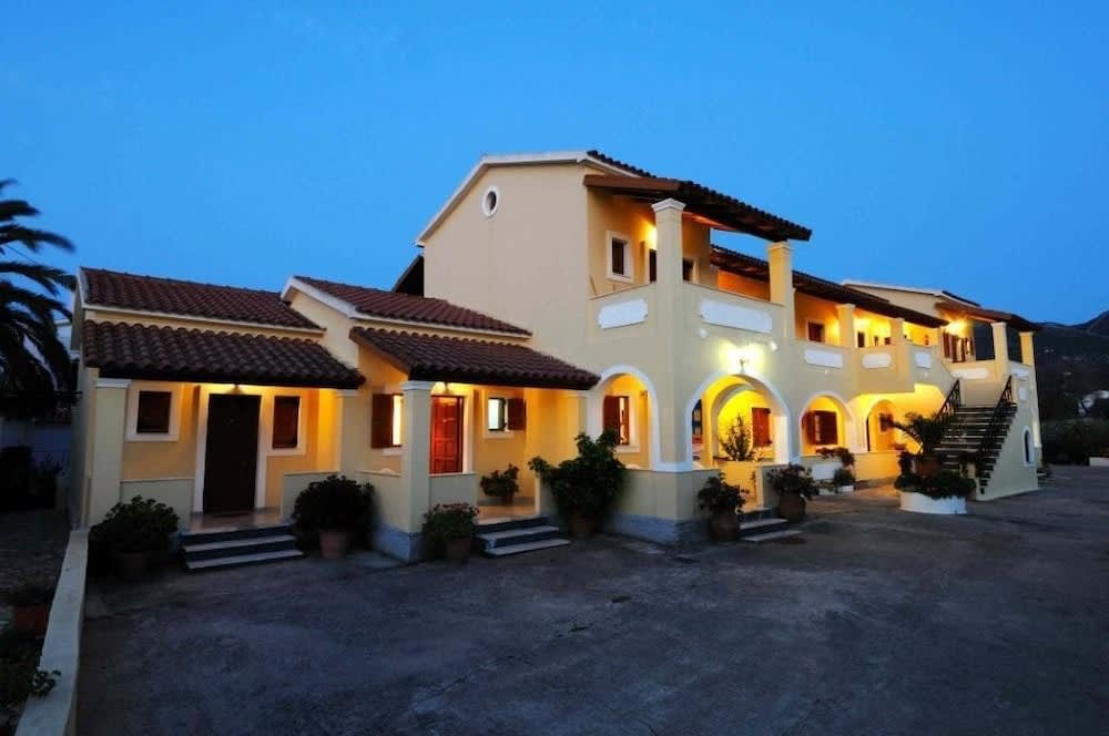 Feeloxenia Corfu Apartments 1