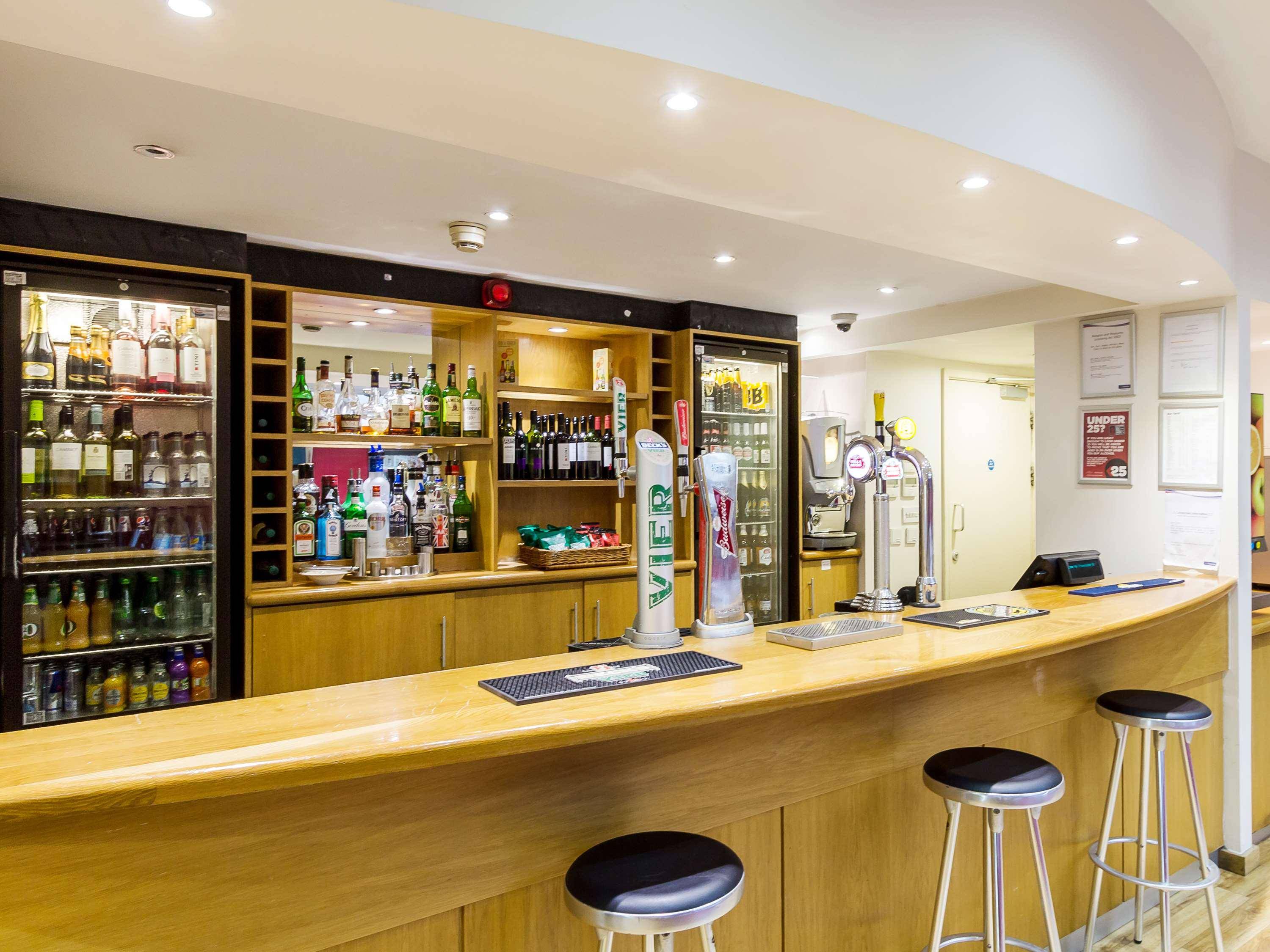 Travelodge Guildford 1