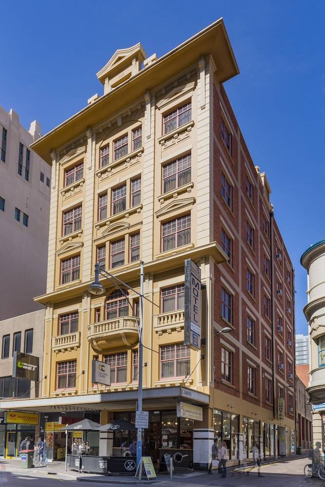 Adelaide Paringa 1