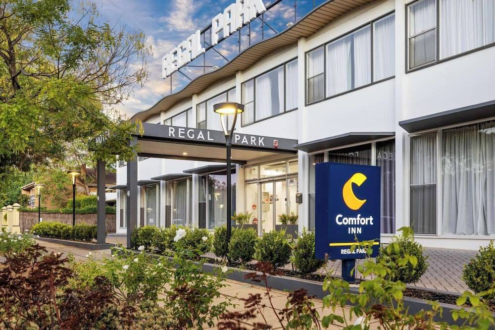 Comfort Inn Regal Park 1