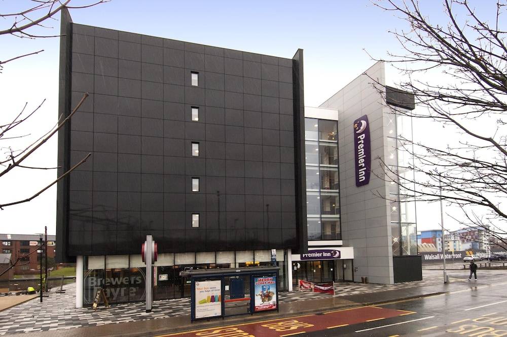Premier Inn Walsall Town Centre 1