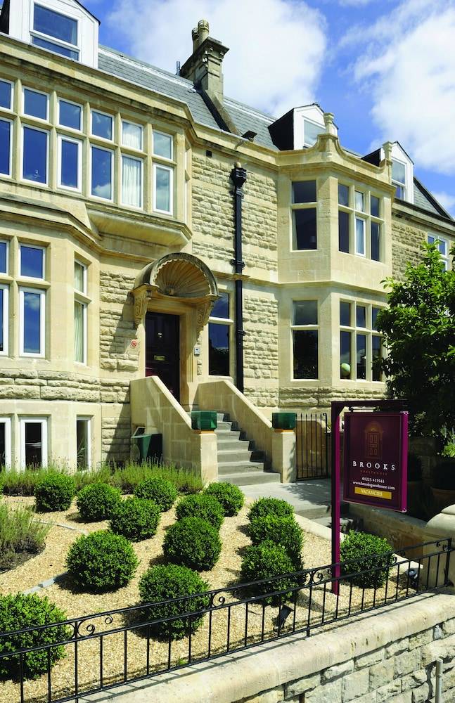 Brooks Guesthouse 1