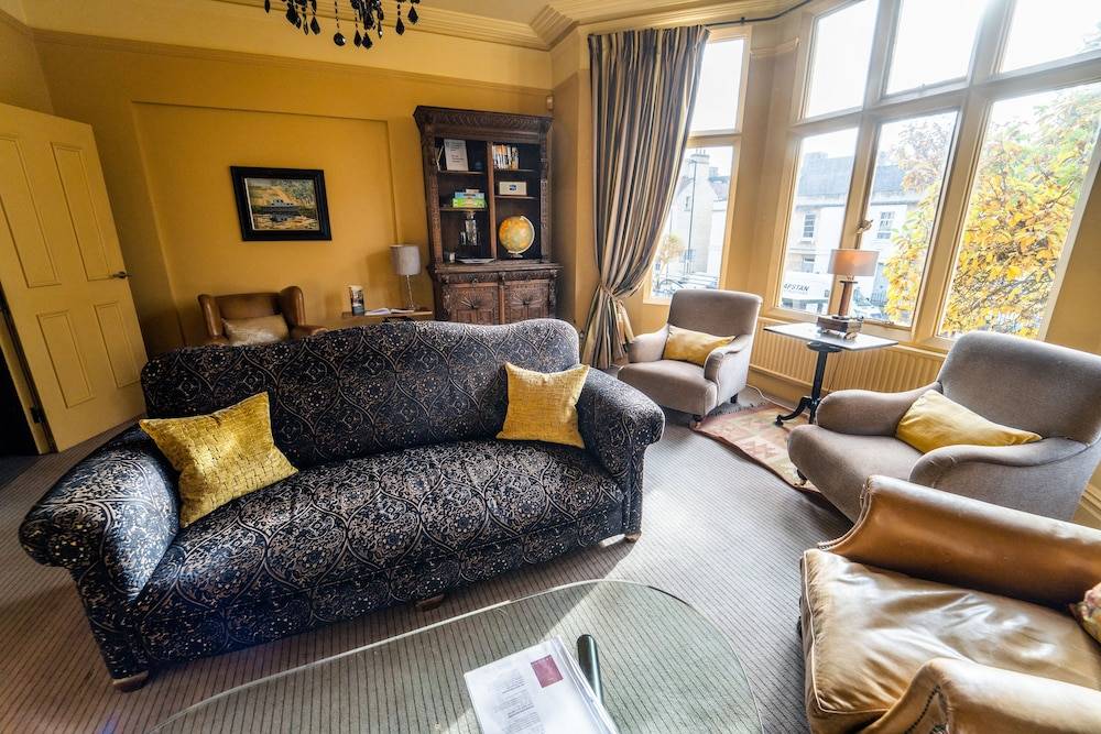 Brooks Guesthouse 2
