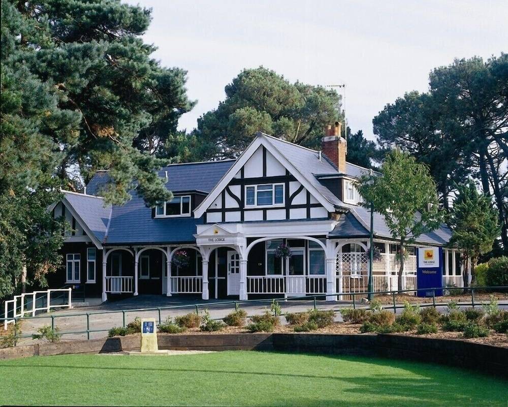 The Lodge At Meyrick Park 1