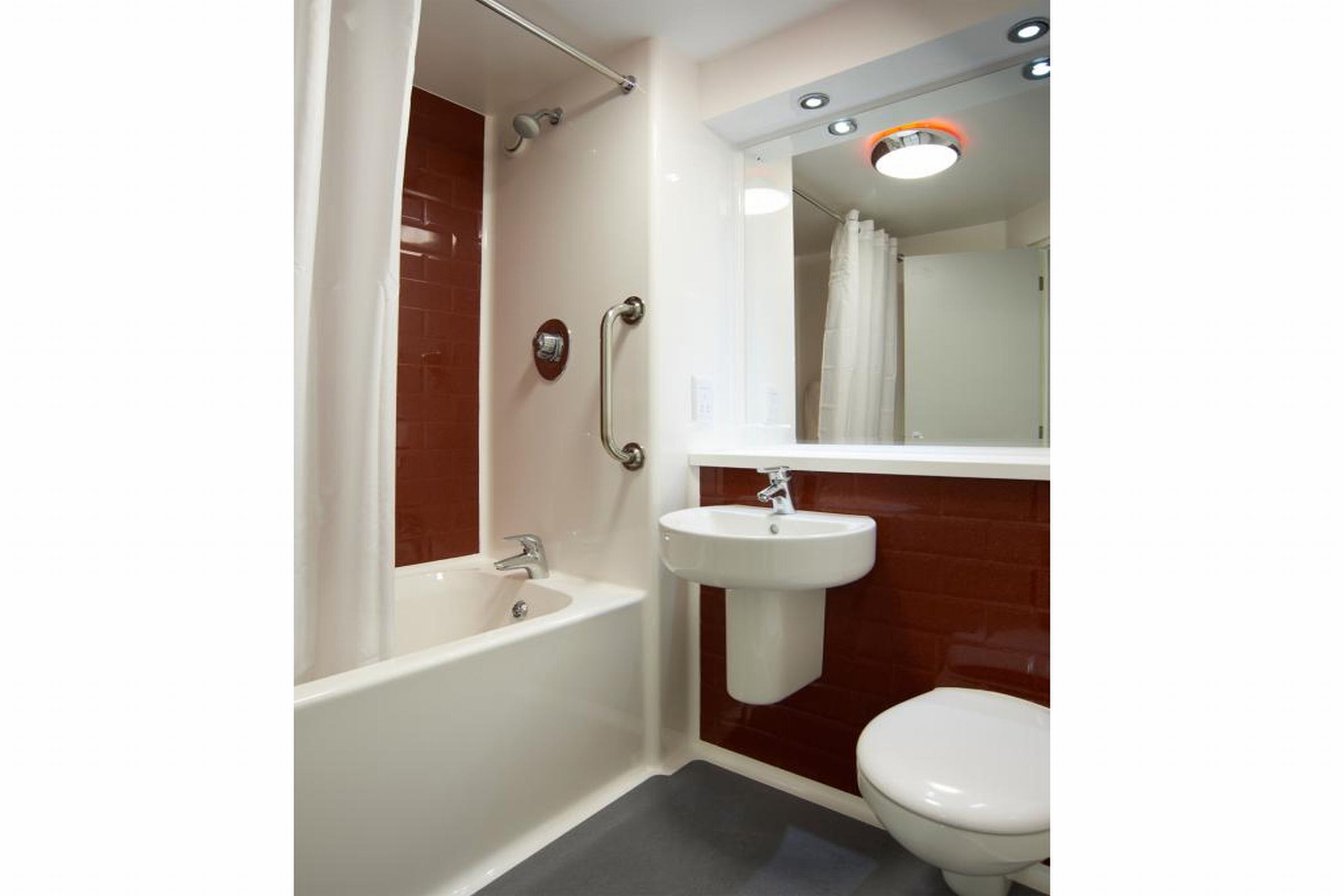 Travelodge Bradford Central 2