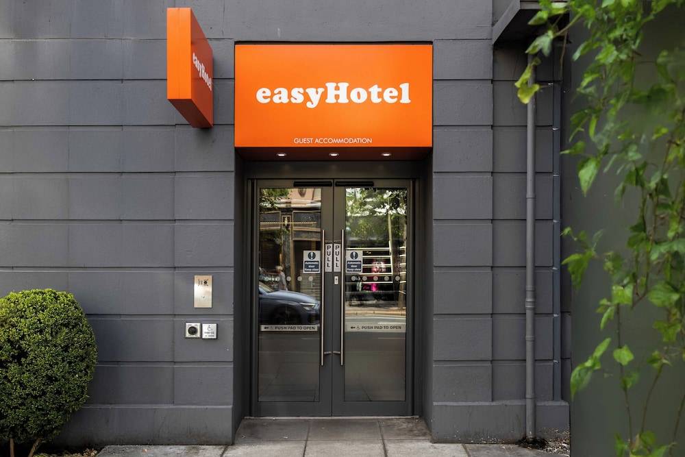 easyHotel Belfast 1