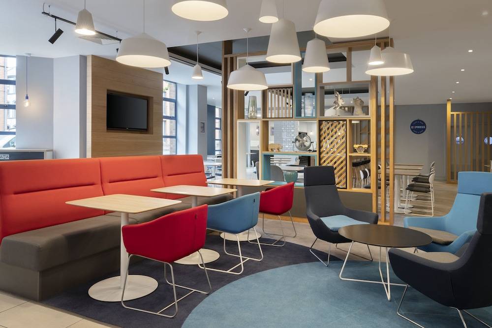 Holiday Inn Express BELFAST CITY by IHG 1