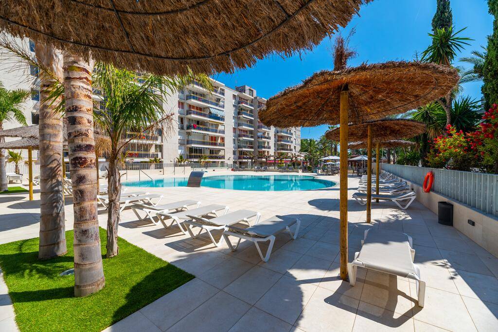 Rentalmar Salou Playa Family Suites & Pool 1