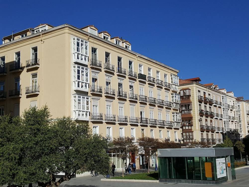Apartamentos Art Suite Santander 1