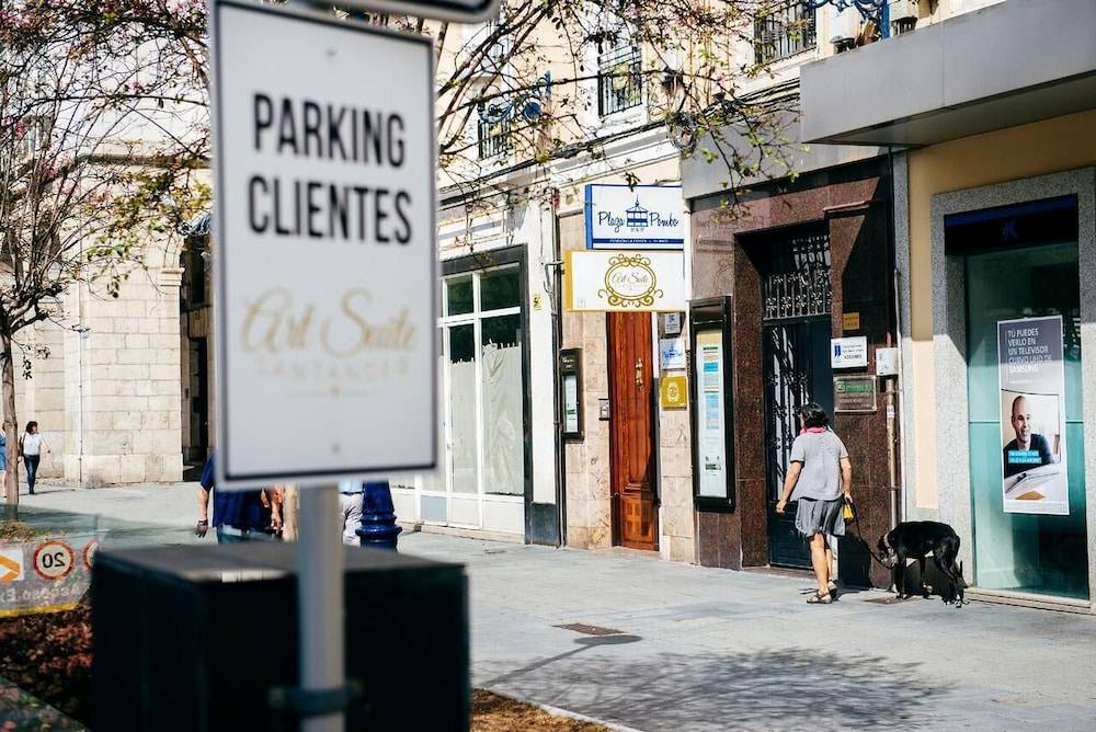 Apartamentos Art Suite Santander 2