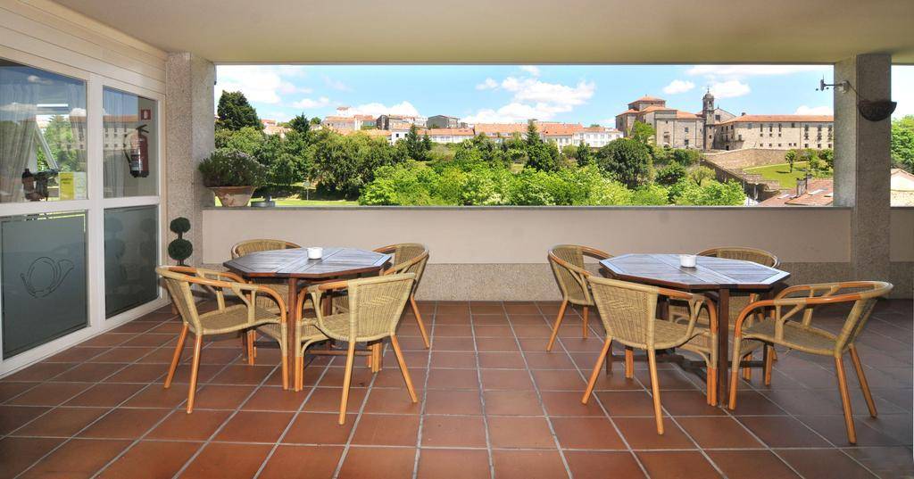 Hotel Parking Miradoiro de Belvís 2