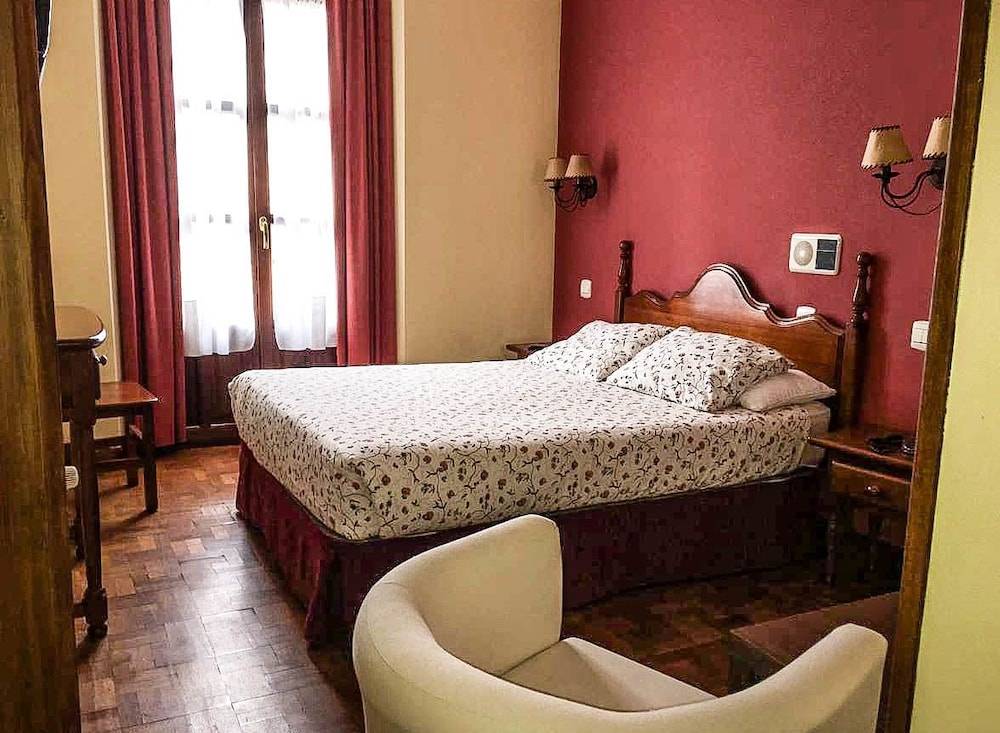 Hotel Puerto de Llanes 1