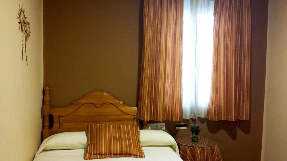 Hostal Valdepeñas by Bossh! Hotels 2