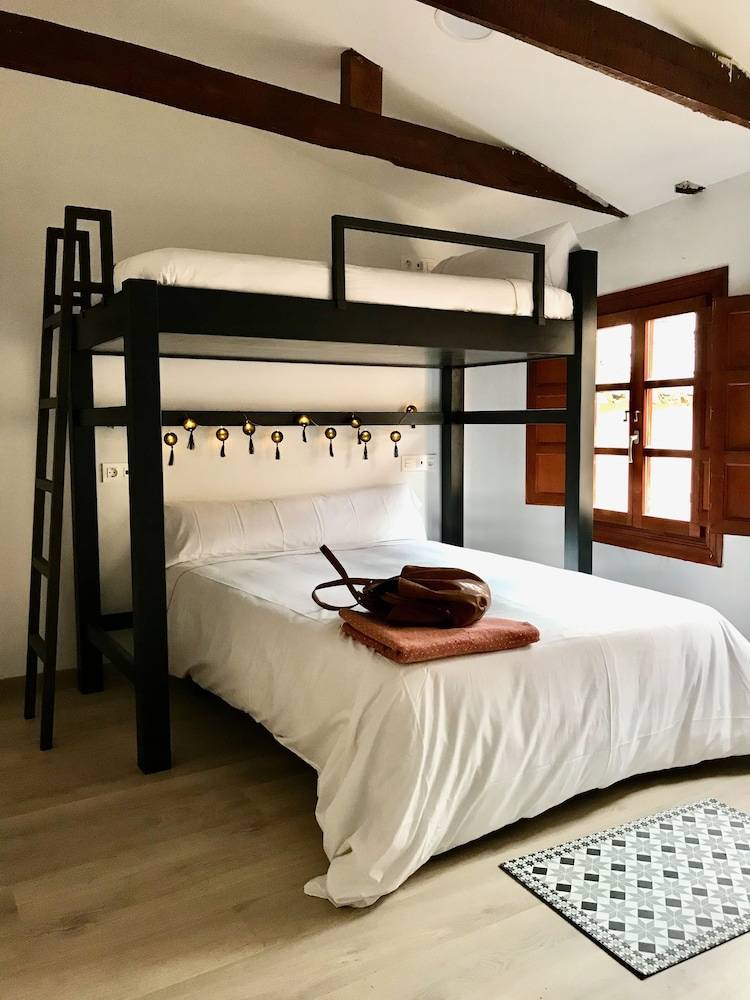 Quartier Leon Hostel Jabalquinto 2