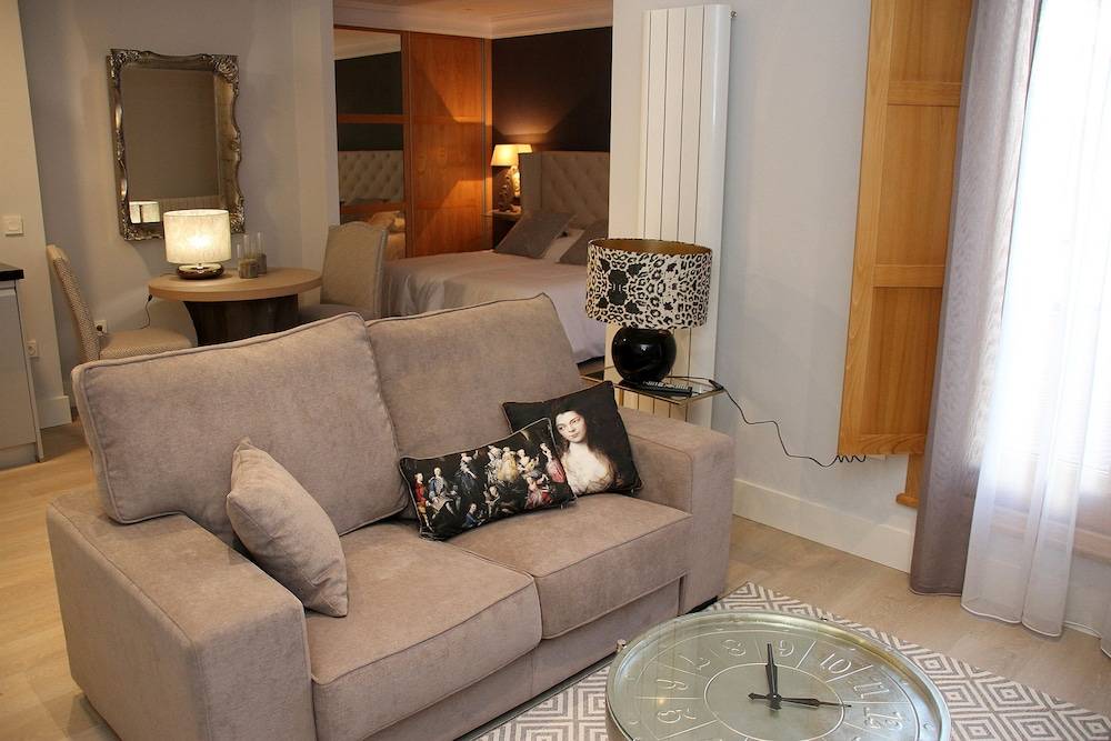 Principia Suites 1