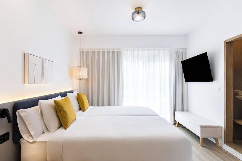 Hotel Adonis La Suite 1