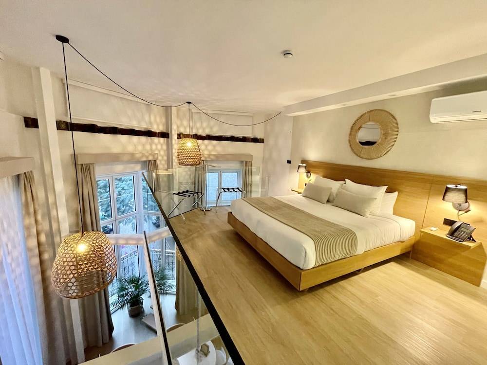 Hotel Emblemático Hi Suites 1