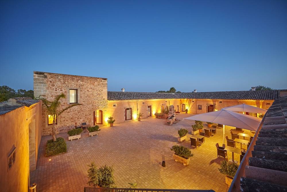 Bennoc Petit Hotel 1