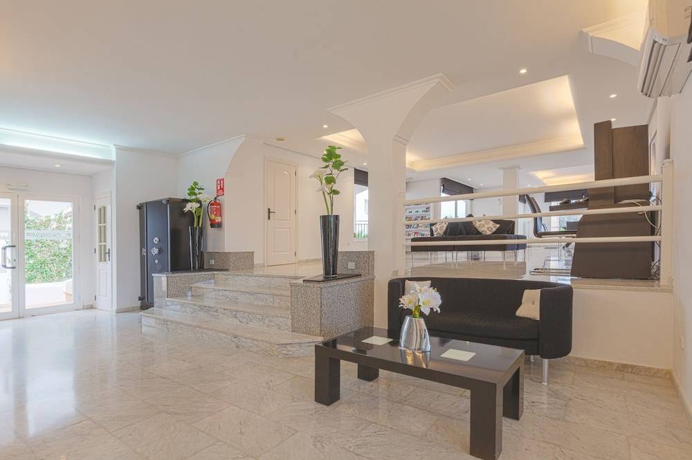 Camelina Suites 2