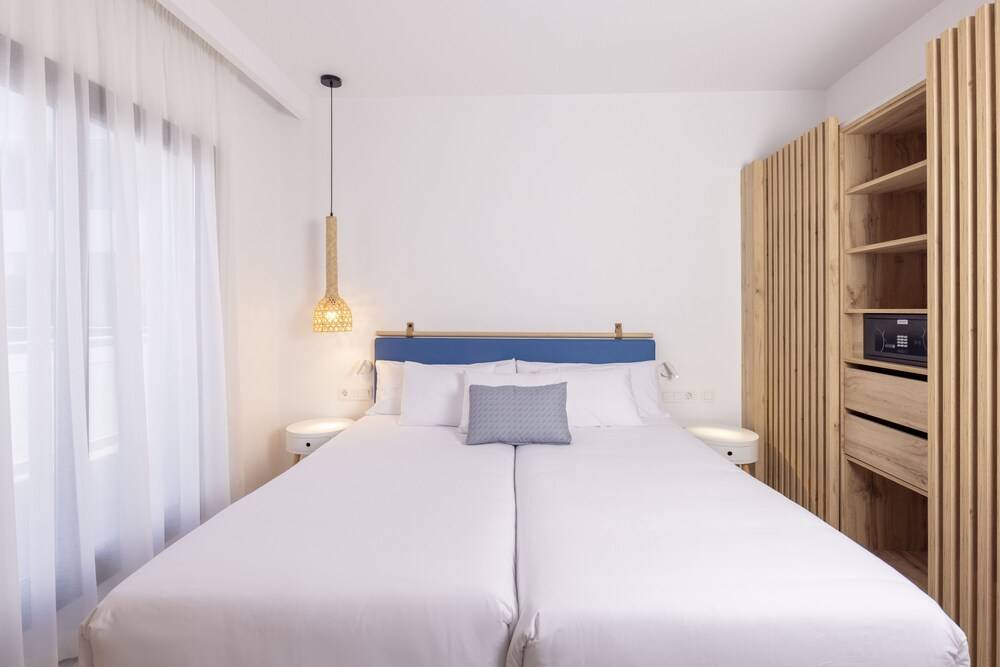 Esmeralda Cotillo Homes by LIVVO 2