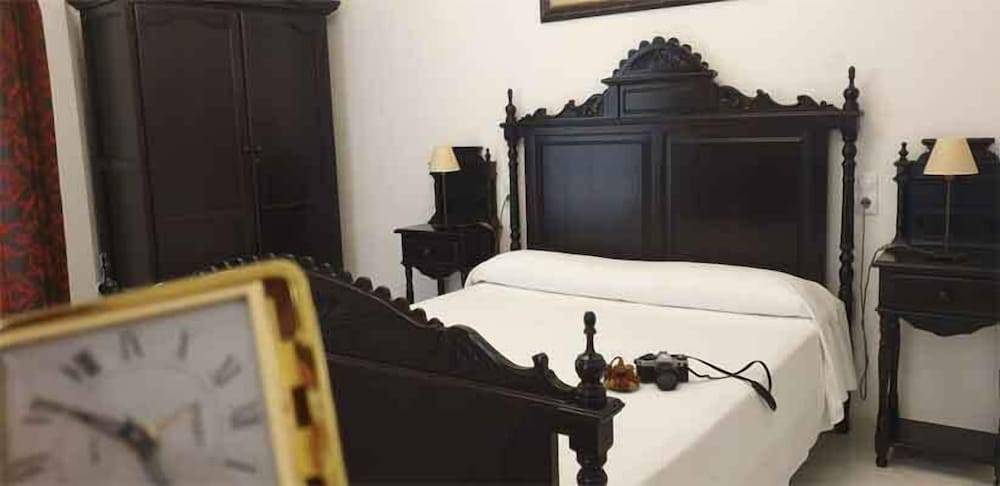 Hostal Ciudad Trigueros 1